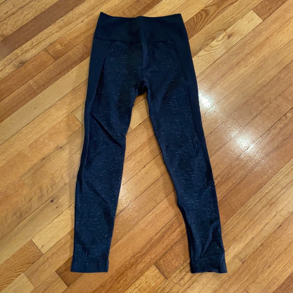 Lululemons, high rise, size 6, black with white heathering